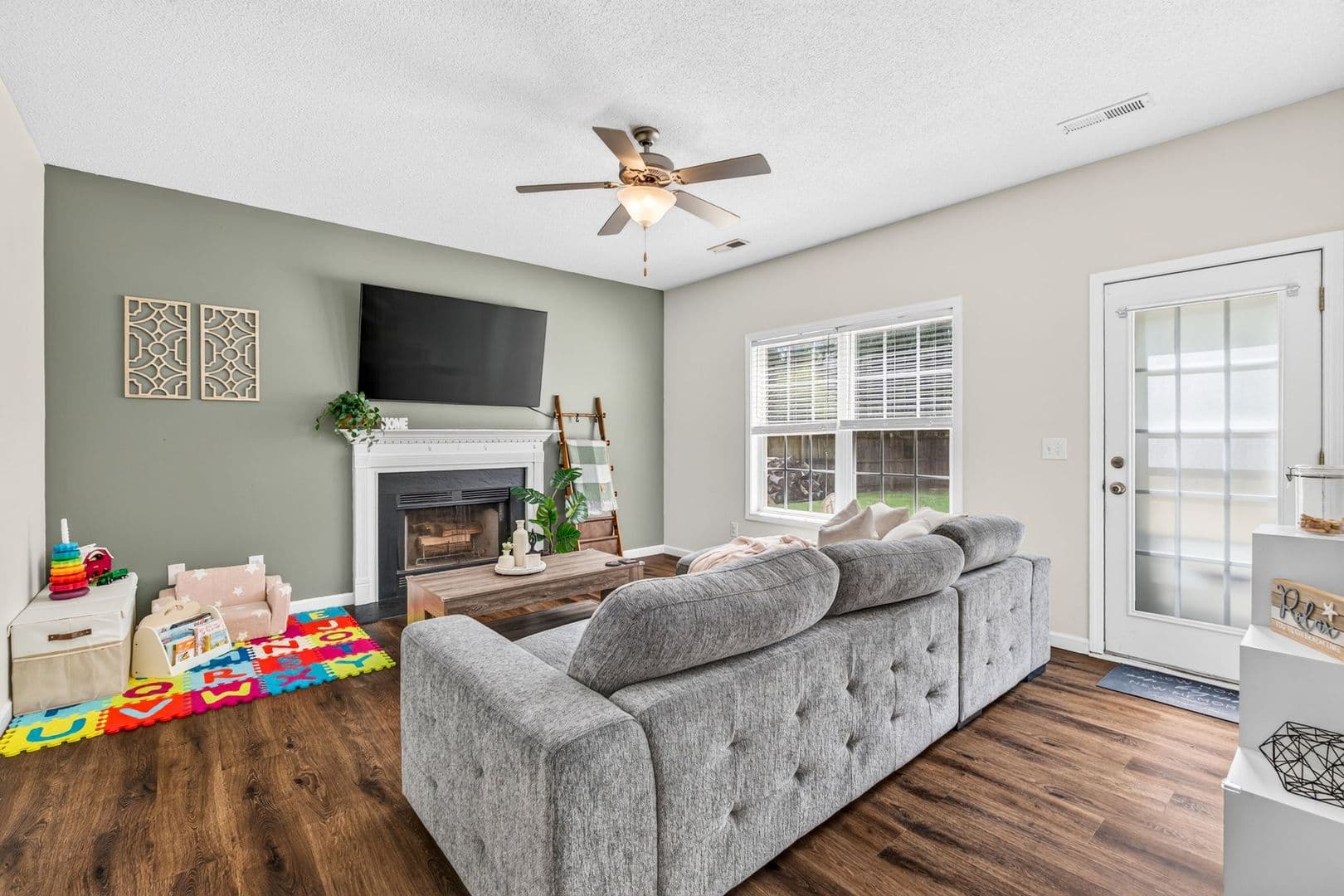 Goose Creek House: 139 Pointer Dr