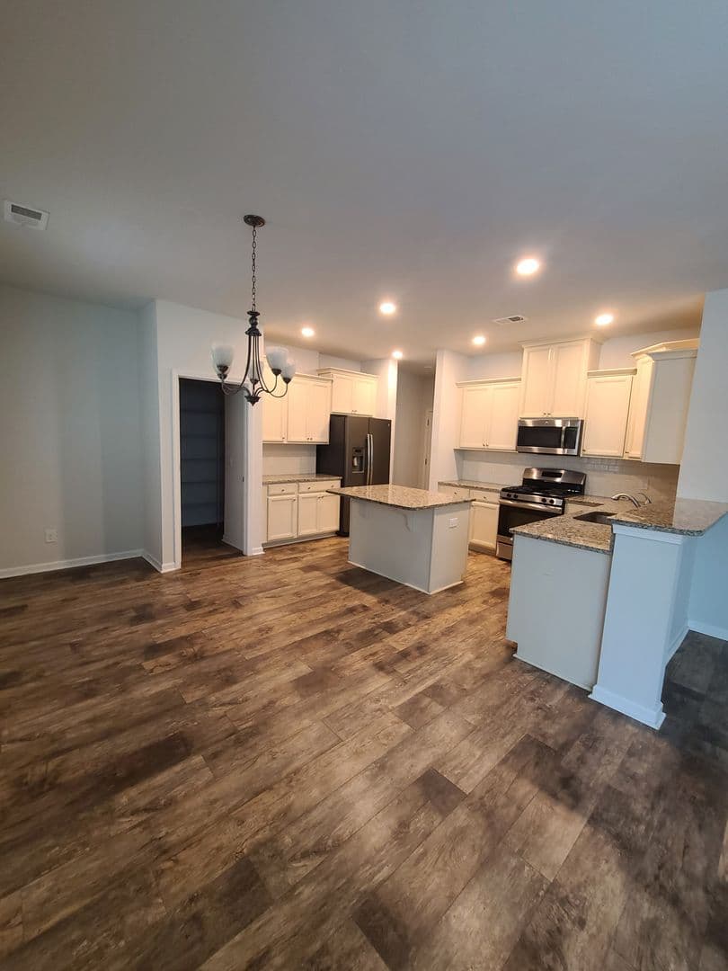 North Charleston House: 9830 Black Tupelo Lane