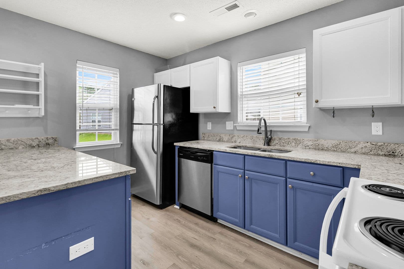 Charleston House: 478 Doane Way - 1