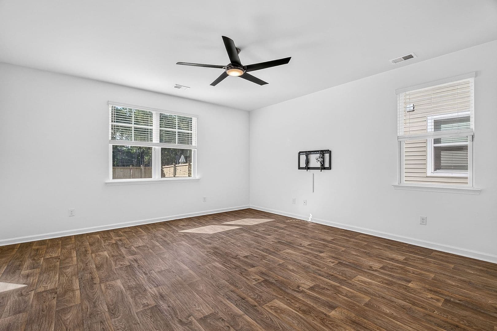 Summerville House: 123 Sweet Cherry Lane