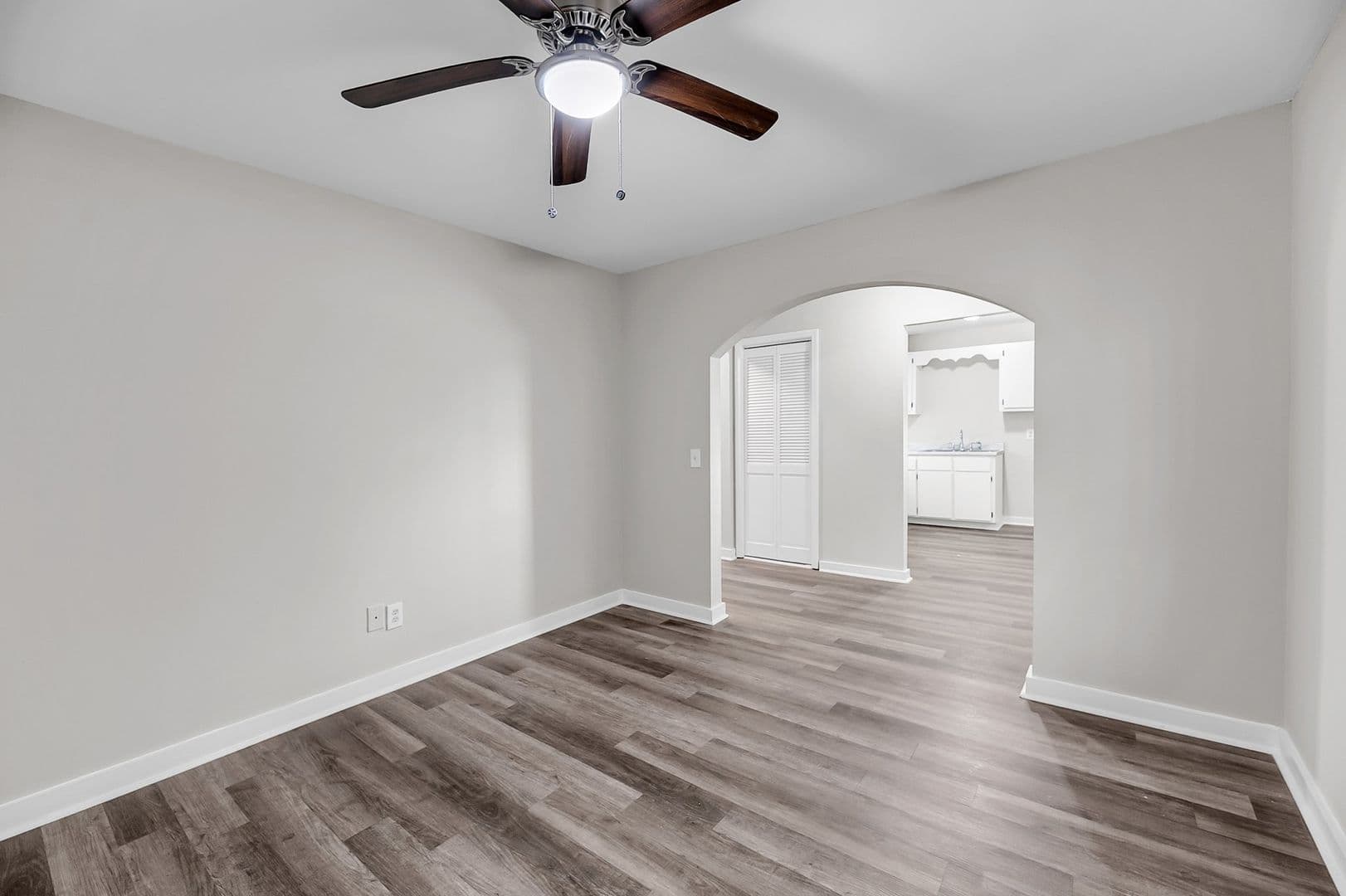 North Charleston Apartment: 2220 Van Buren Ave