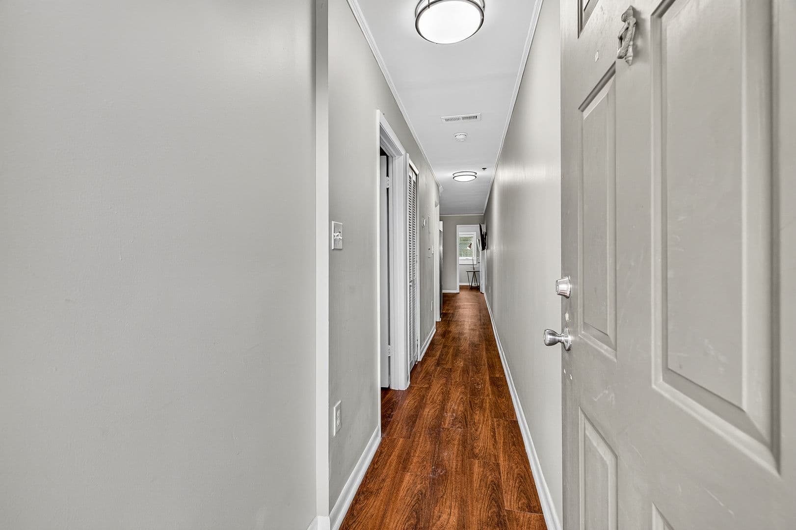 Charleston Apartment: 40 Bee Street