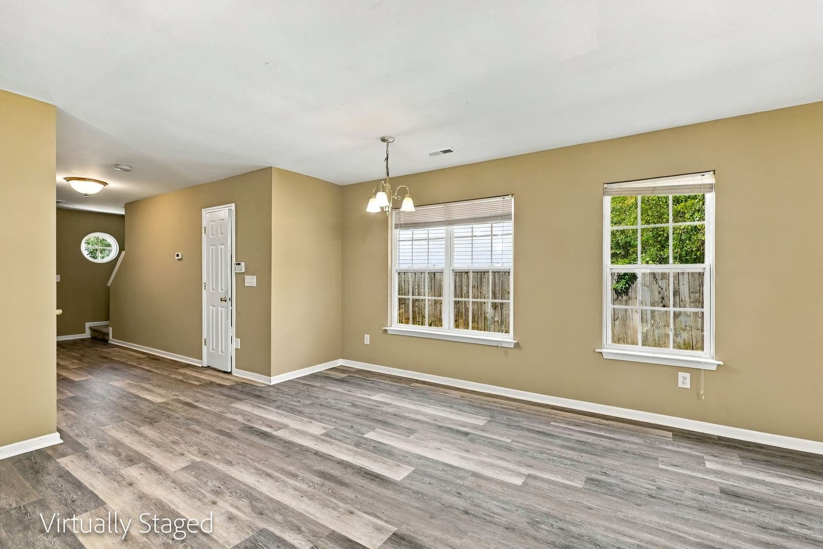 Charlotte House: 822 Oakshire Cir