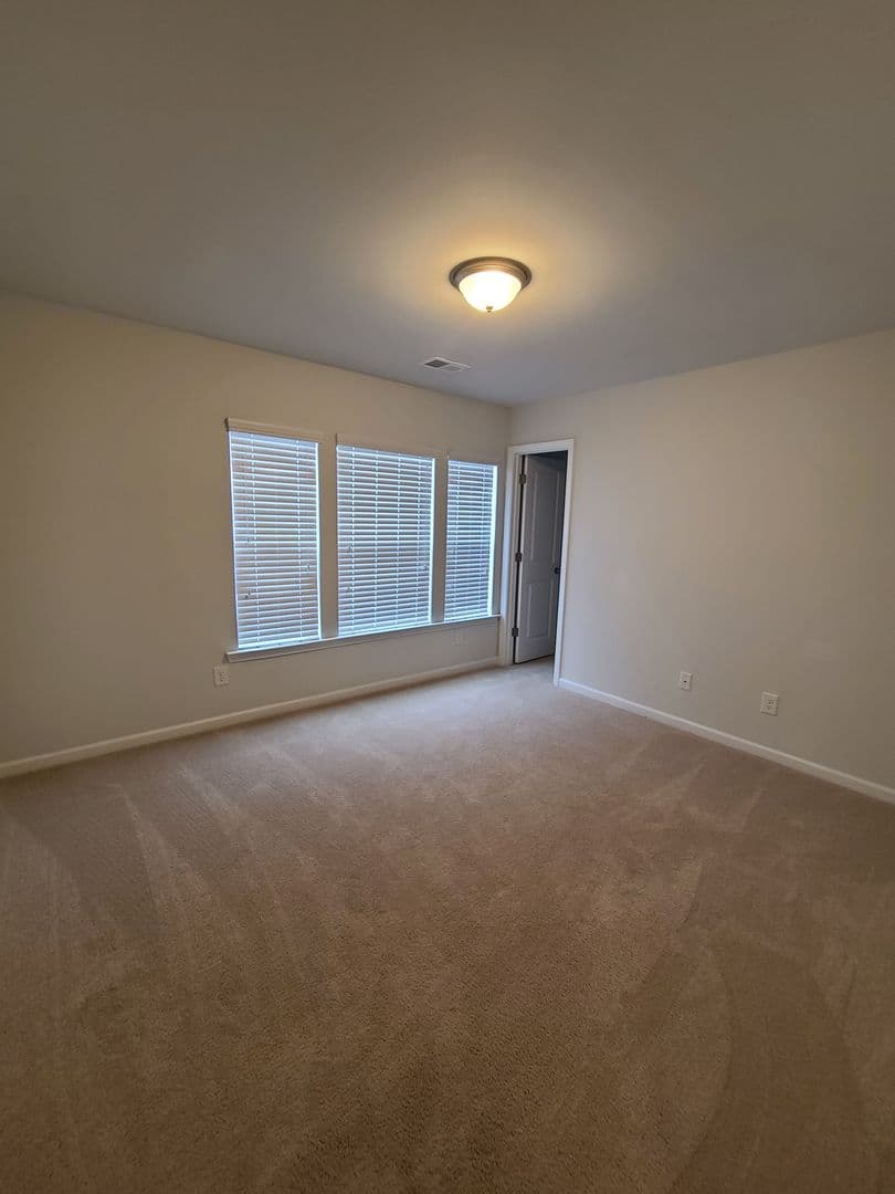 North Charleston House: 9830 Black Tupelo Lane