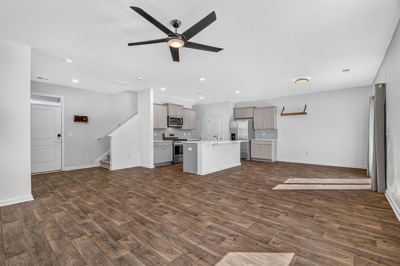 Summerville House: 123 Sweet Cherry Lane