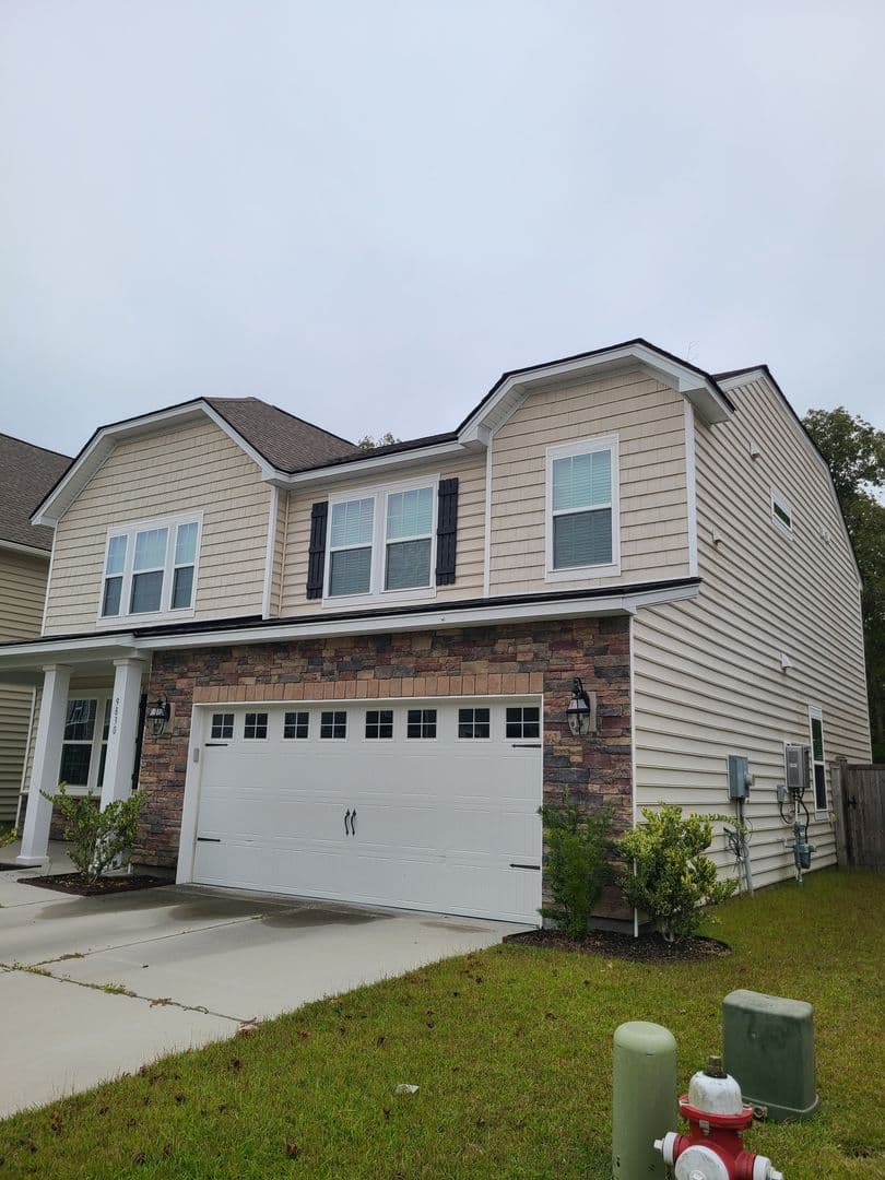 North Charleston House: 9830 Black Tupelo Lane