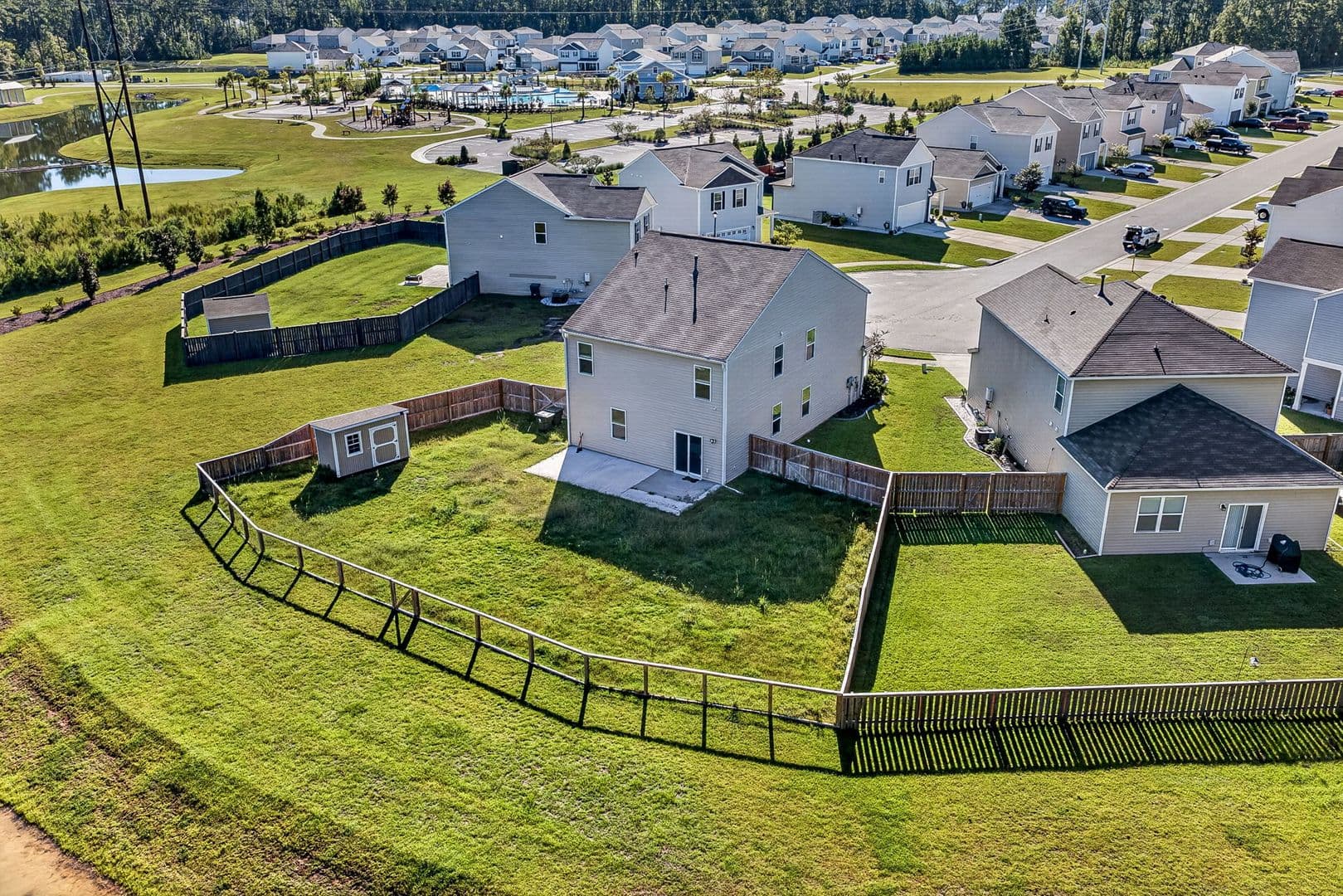 Summerville House: 137 Blossom Wood Ln