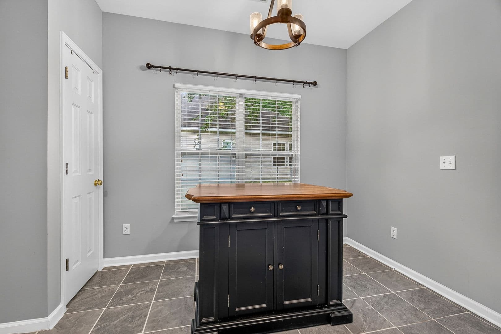 Hanahan House: 7549 Hawks Circle