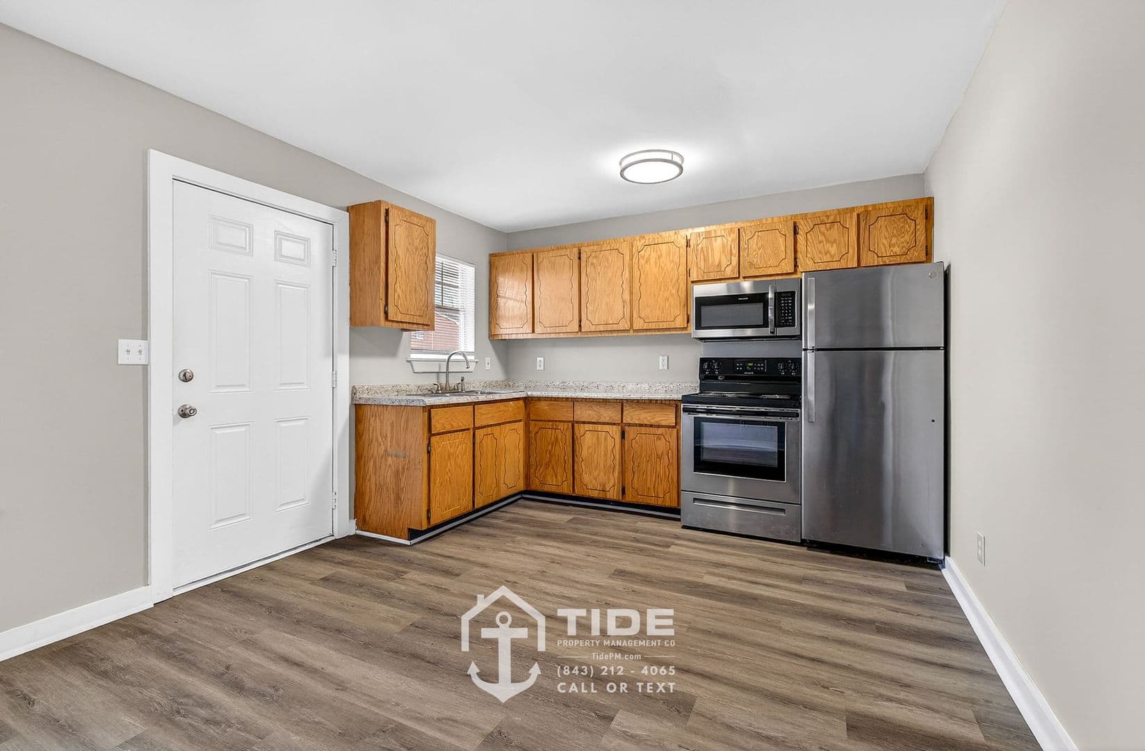 North Charleston Apartment: 2220 Van Buren Ave