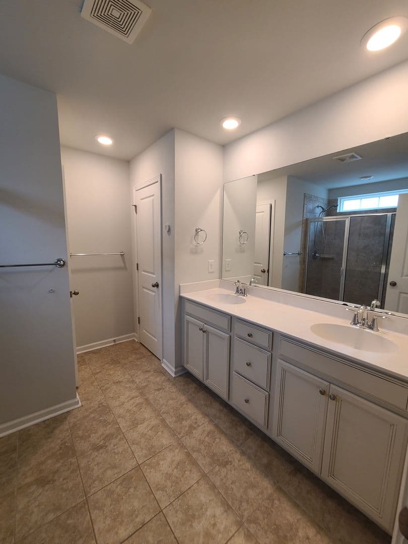 North Charleston House: 9830 Black Tupelo Lane