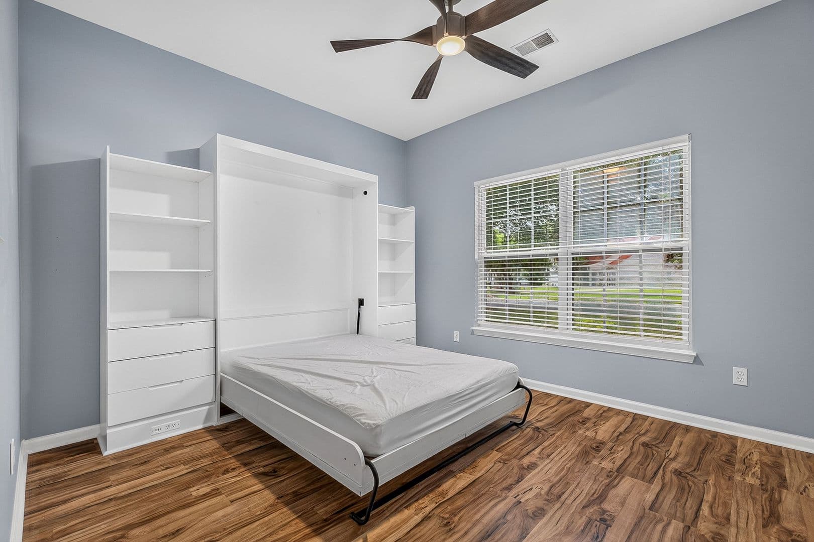 Hanahan House: 7549 Hawks Circle