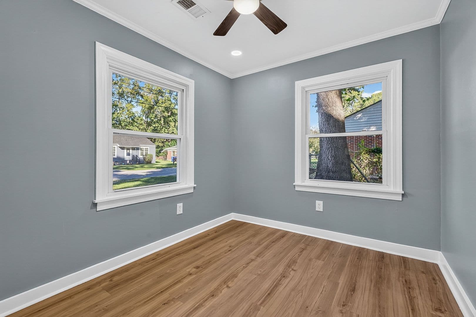 North Charleston House: 5454 Torgerson Ave