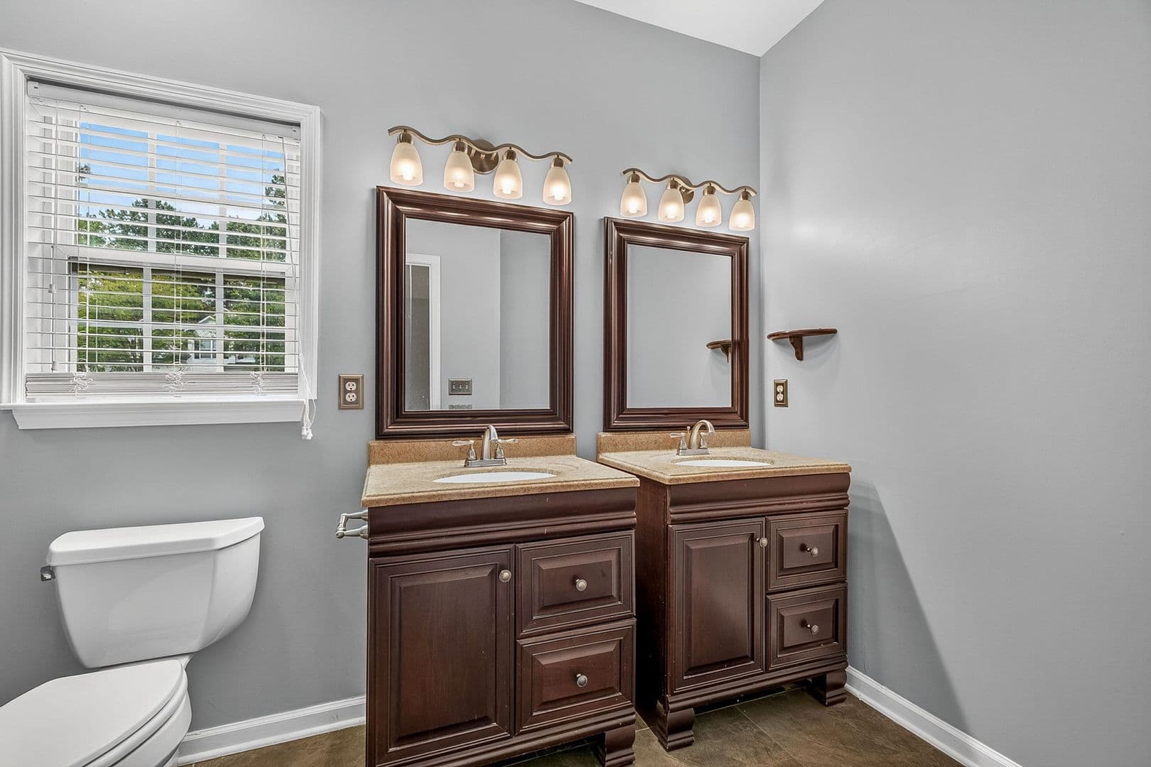 Hanahan House: 7549 Hawks Circle