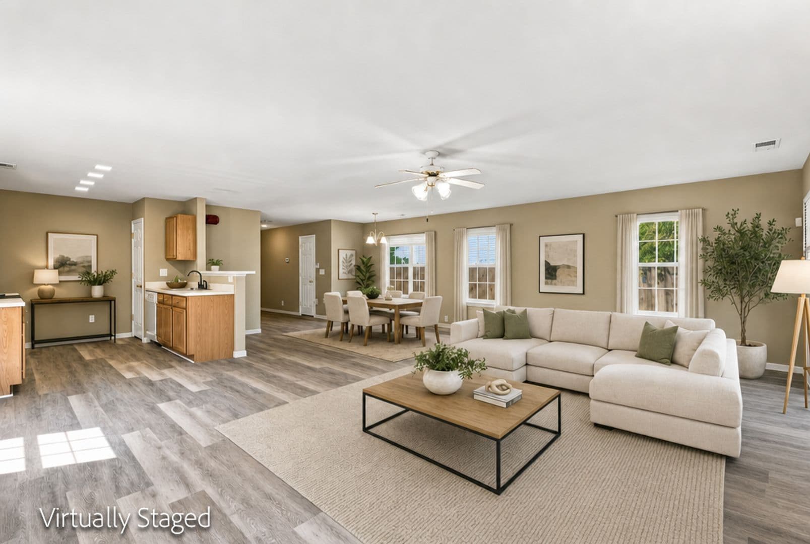 Charlotte House: 822 Oakshire Cir