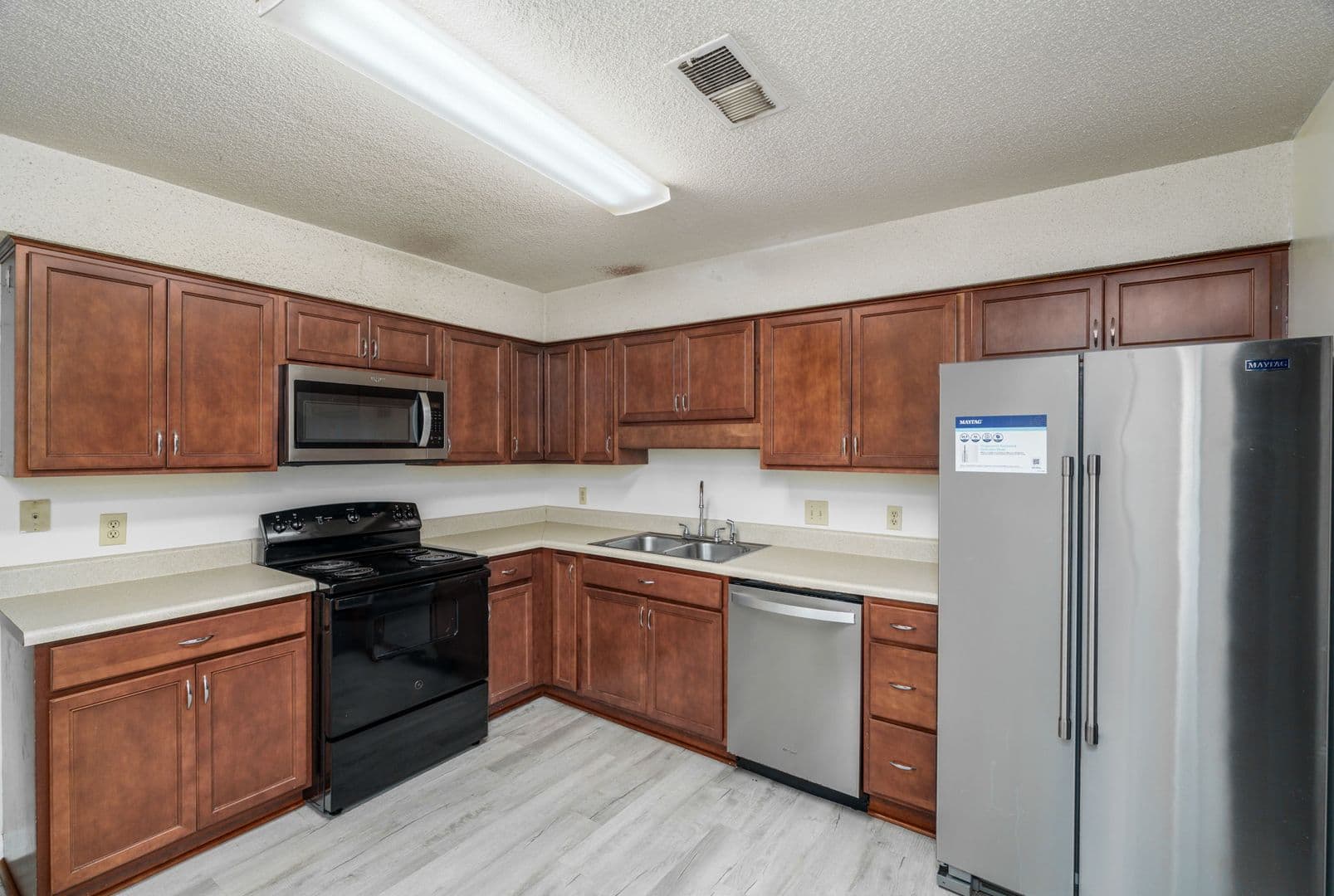 Summerville Apartment: 118 Roberta Drive