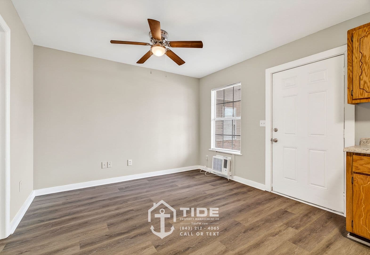 North Charleston Apartment: 2220 Van Buren Ave