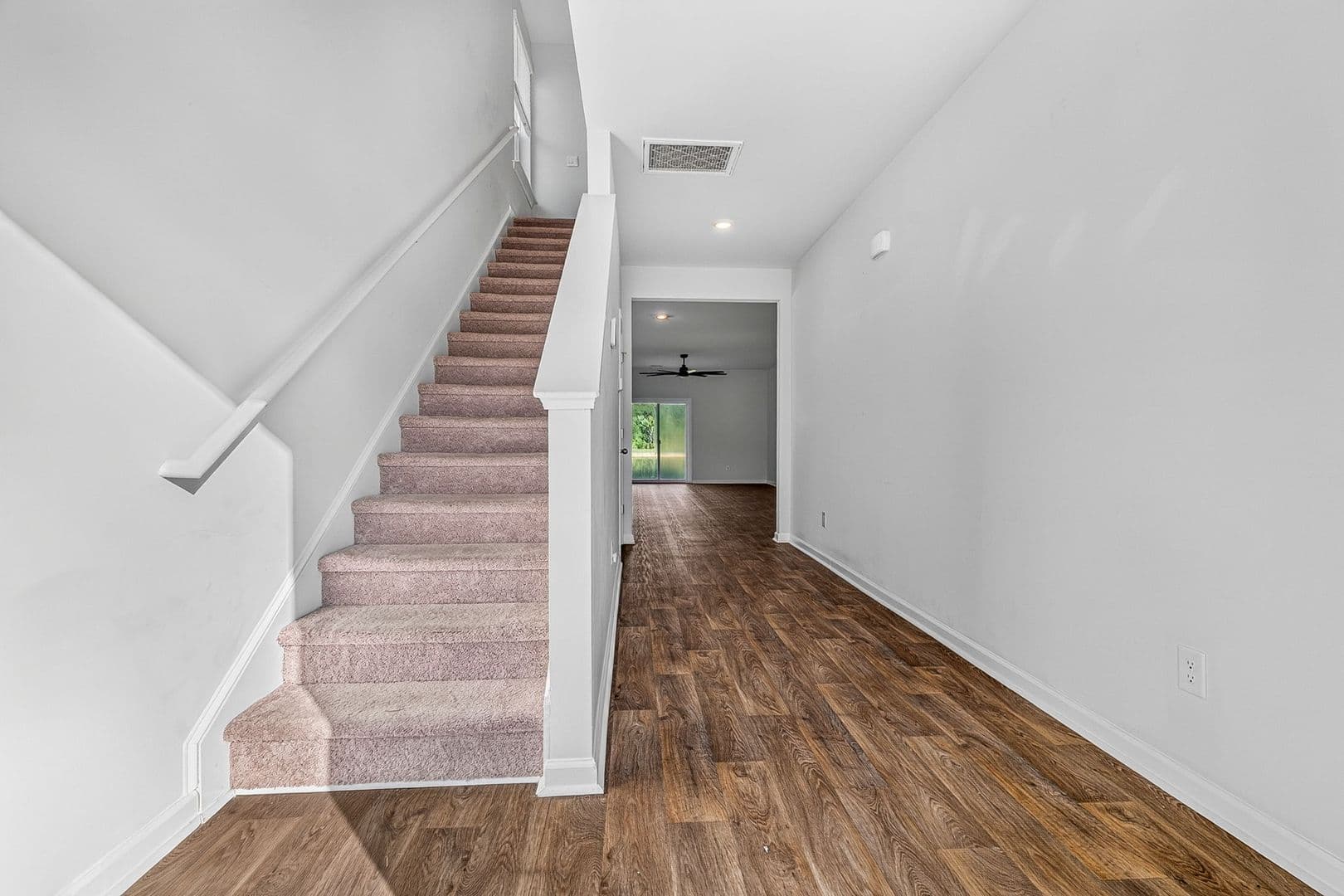 Summerville House: 137 Blossom Wood Ln