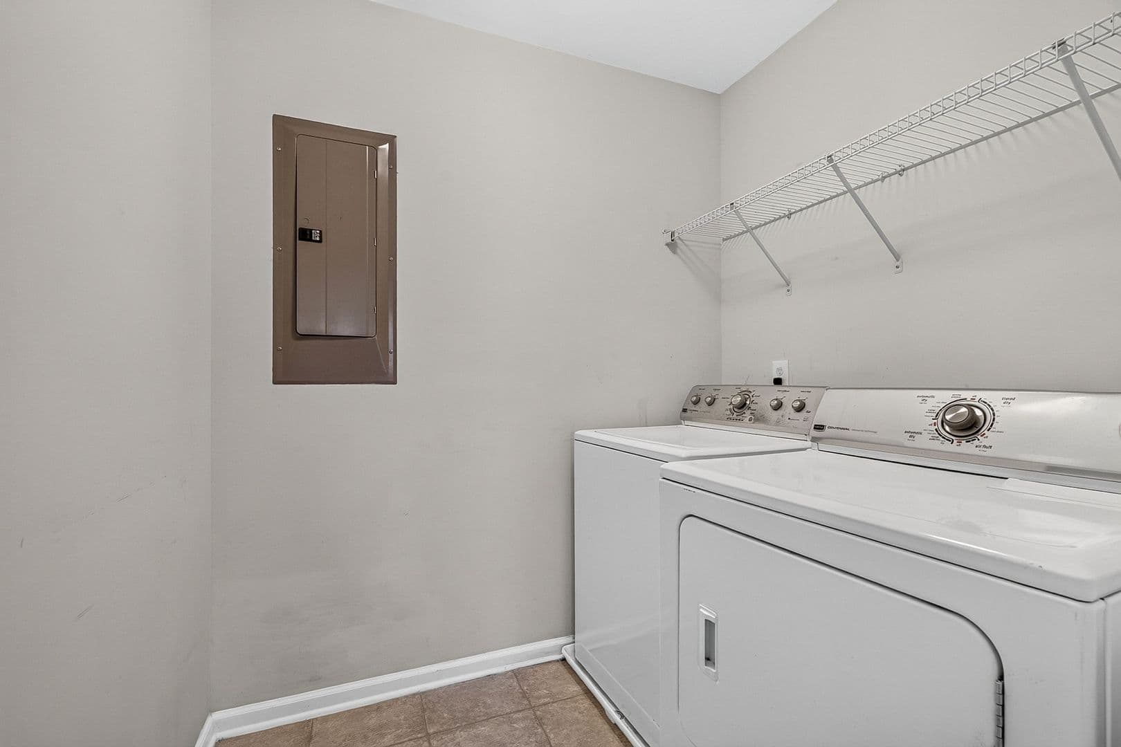 Goose Creek House: 103 Cordoba Ct