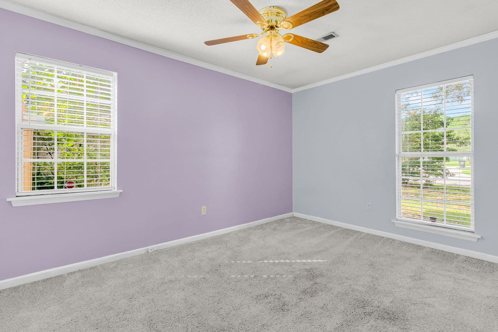 Summerville House: 182 Paddock Way