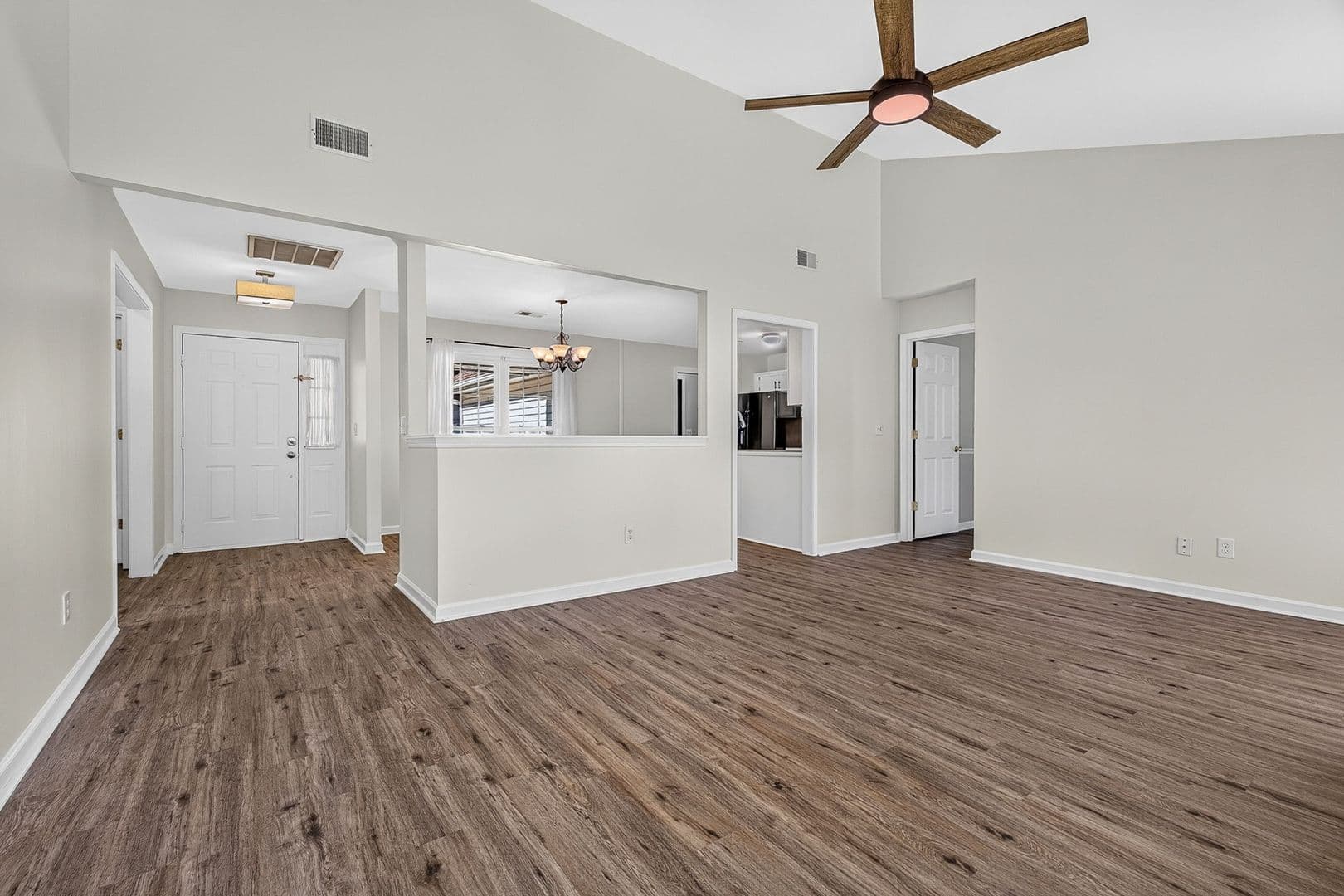 Summerville House: 117 Hopper Dr