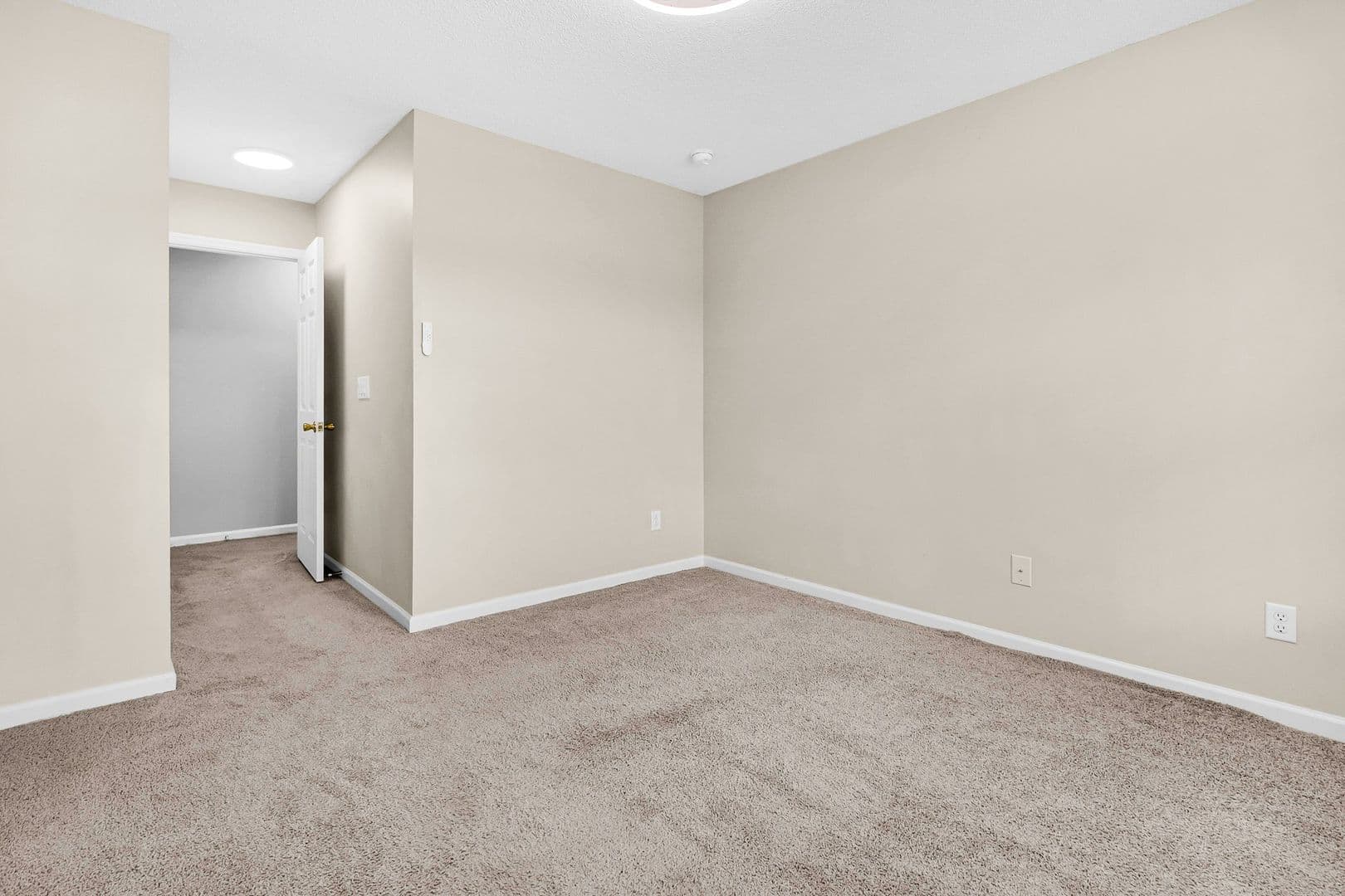 Charleston House: 478 Doane Way - 1