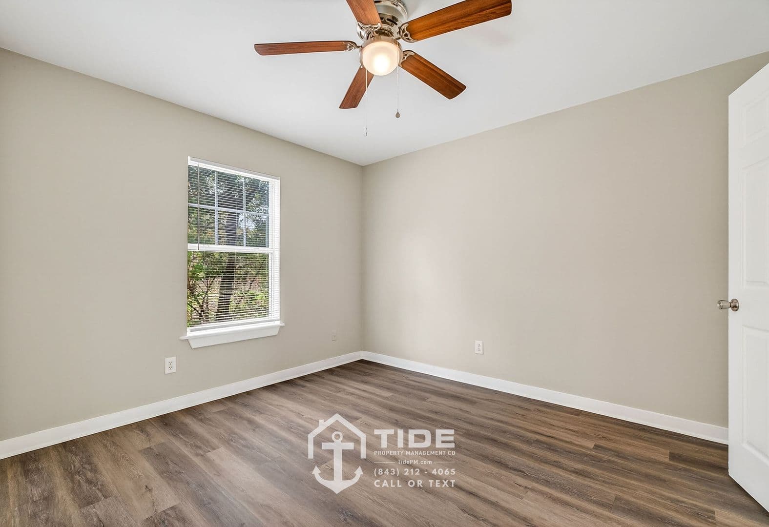 North Charleston Apartment: 2220 Van Buren Ave