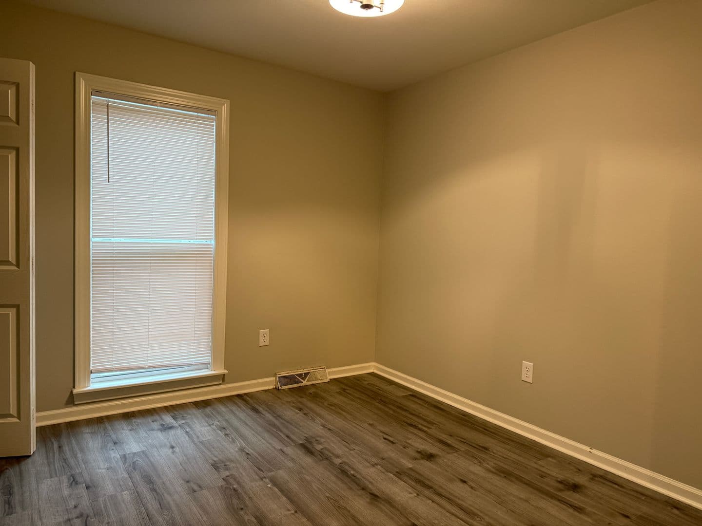 Summerville House: 125 Sawmill Dr