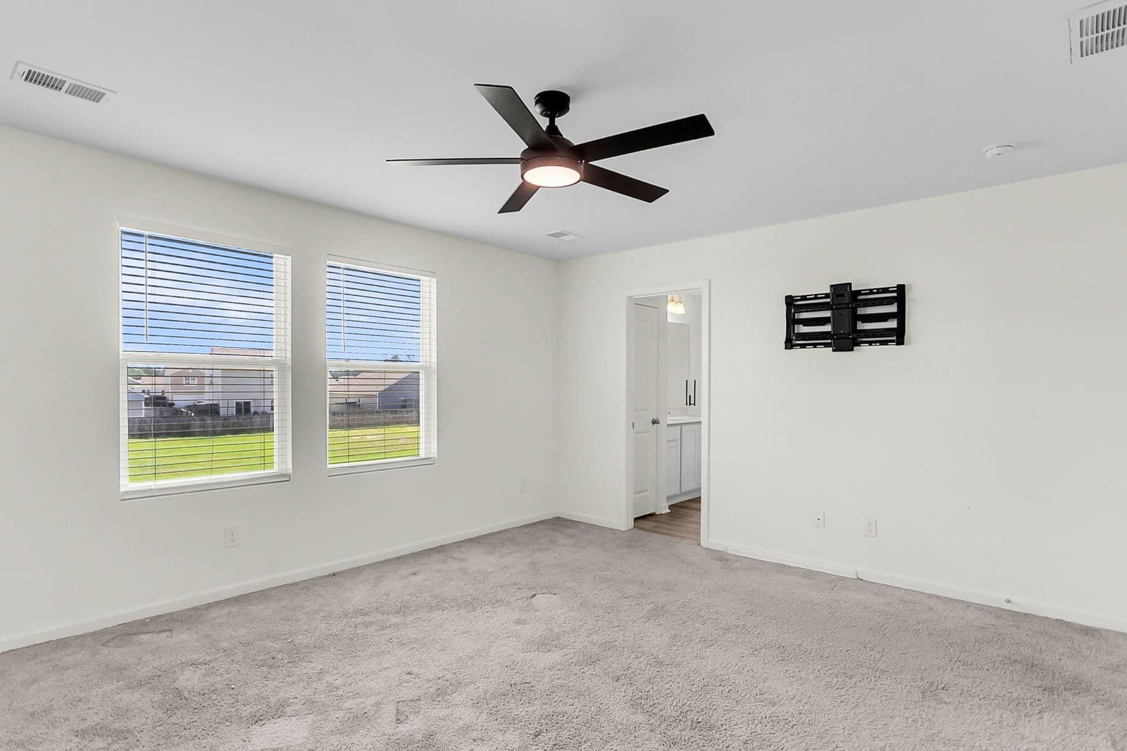 Summerville House: 424 Pender Woods Dr.