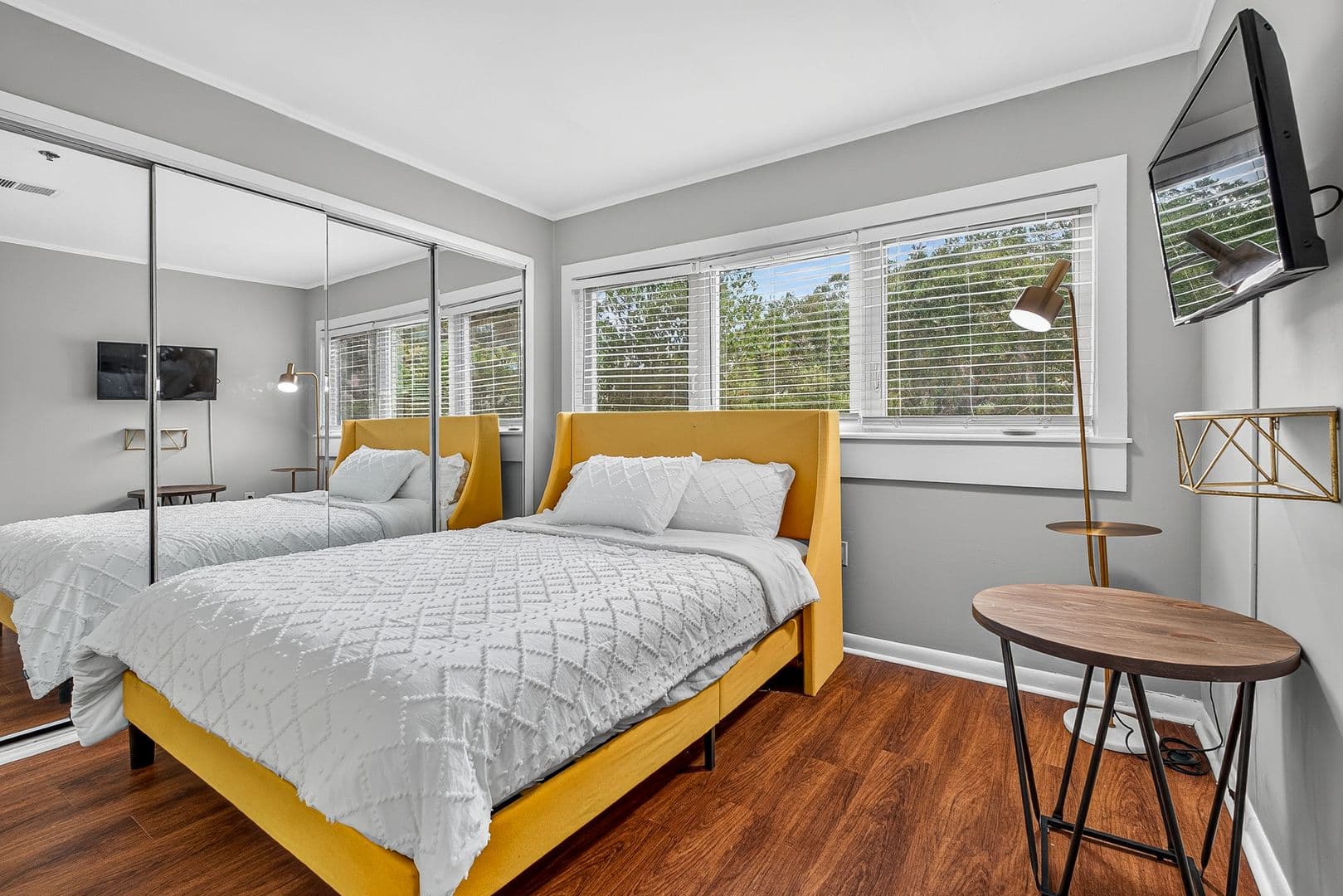 Charleston Apartment: 40 Bee Street