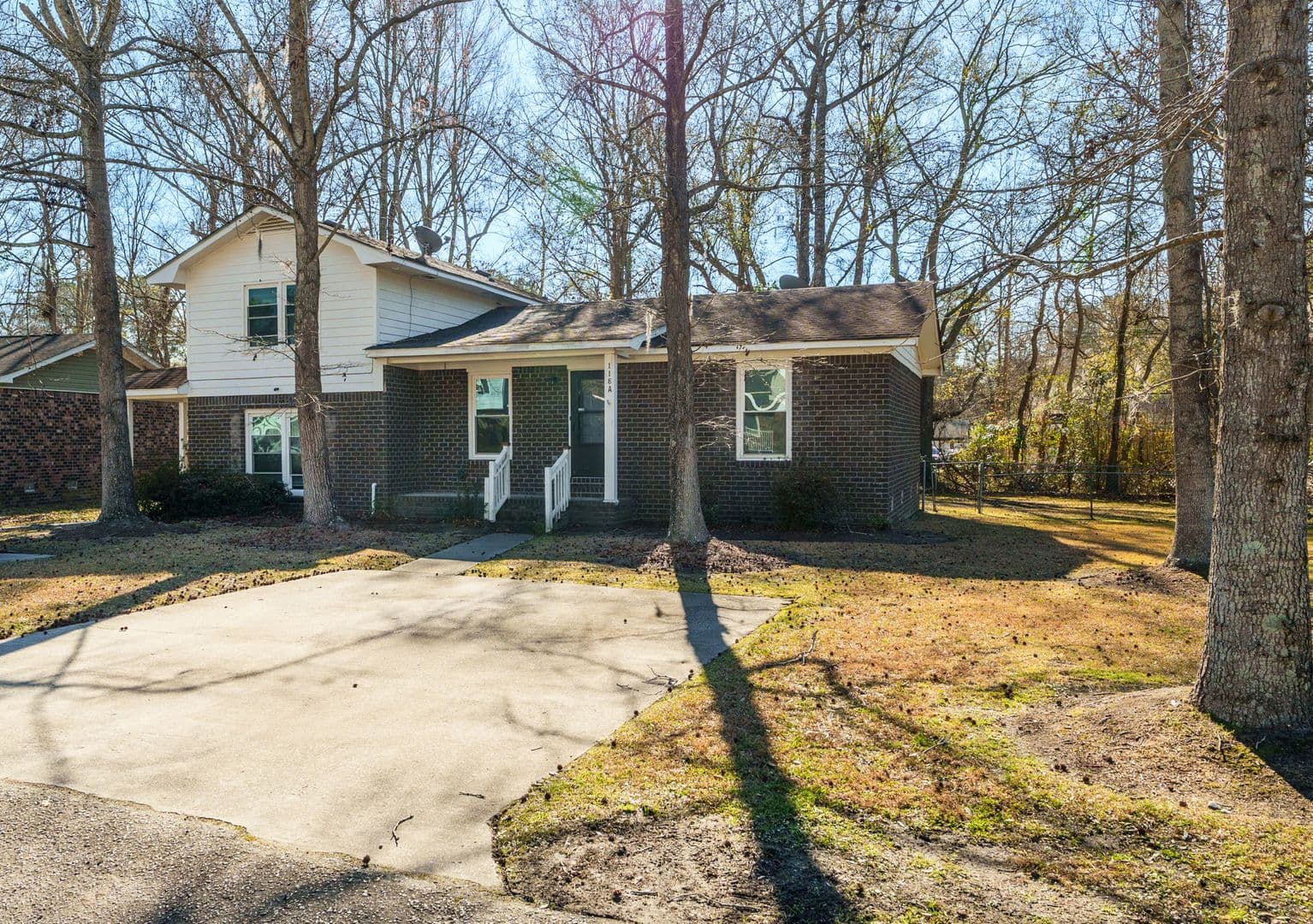 Summerville Apartment: 118 Roberta Drive