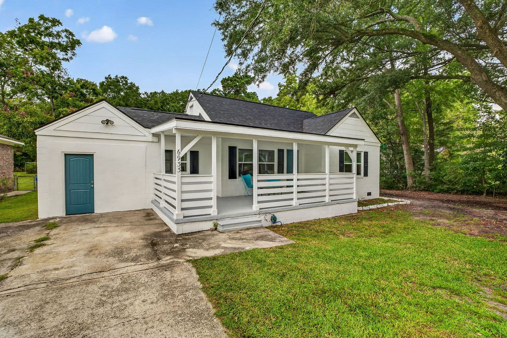 North Charleston House: 6933 Raymond Ave