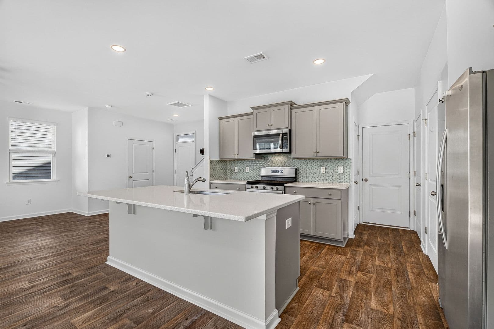 Summerville House: 123 Sweet Cherry Lane