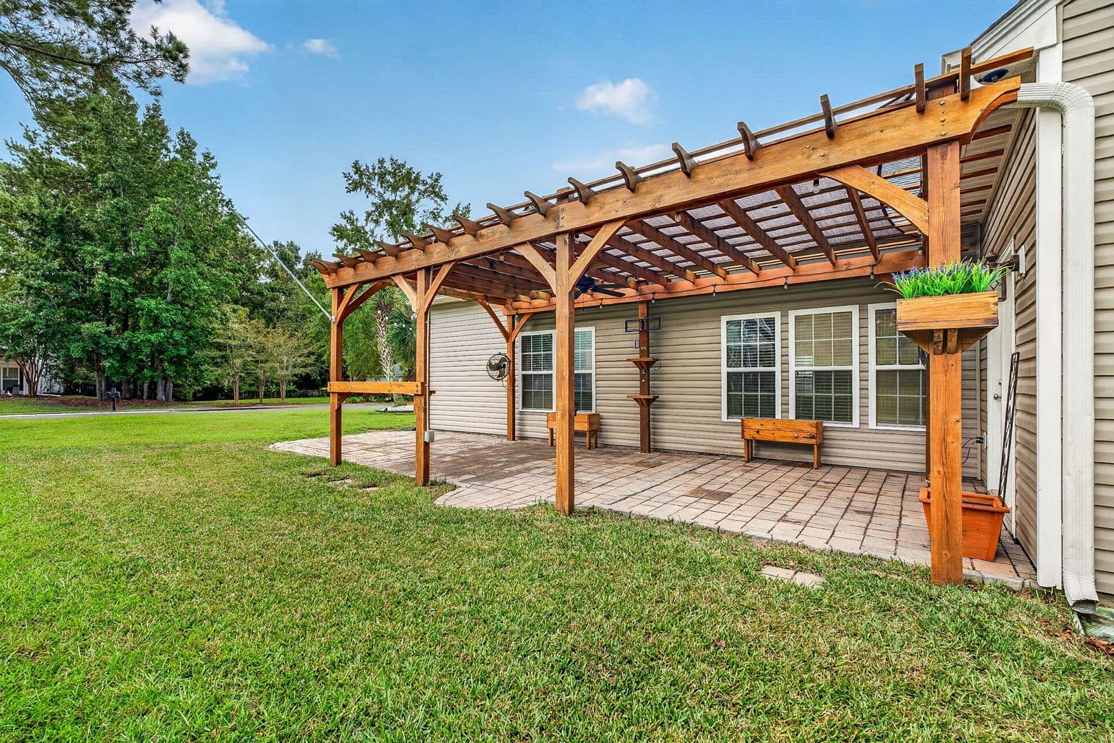 Hanahan House: 7549 Hawks Circle