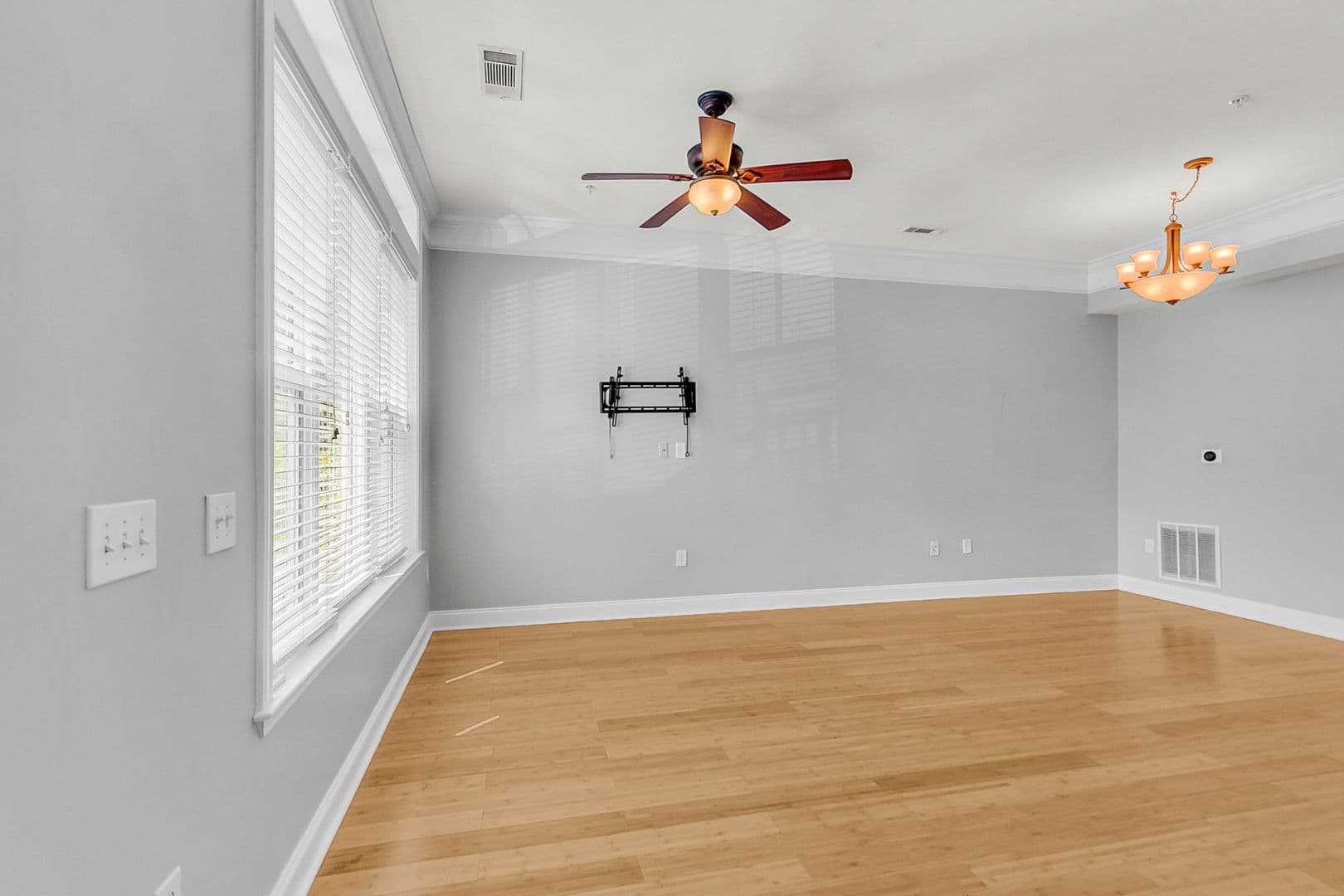 Daniel Island House: 200 River Landing Drive