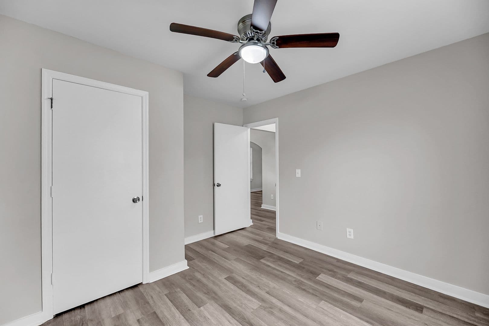 North Charleston Apartment: 2220 Van Buren Ave