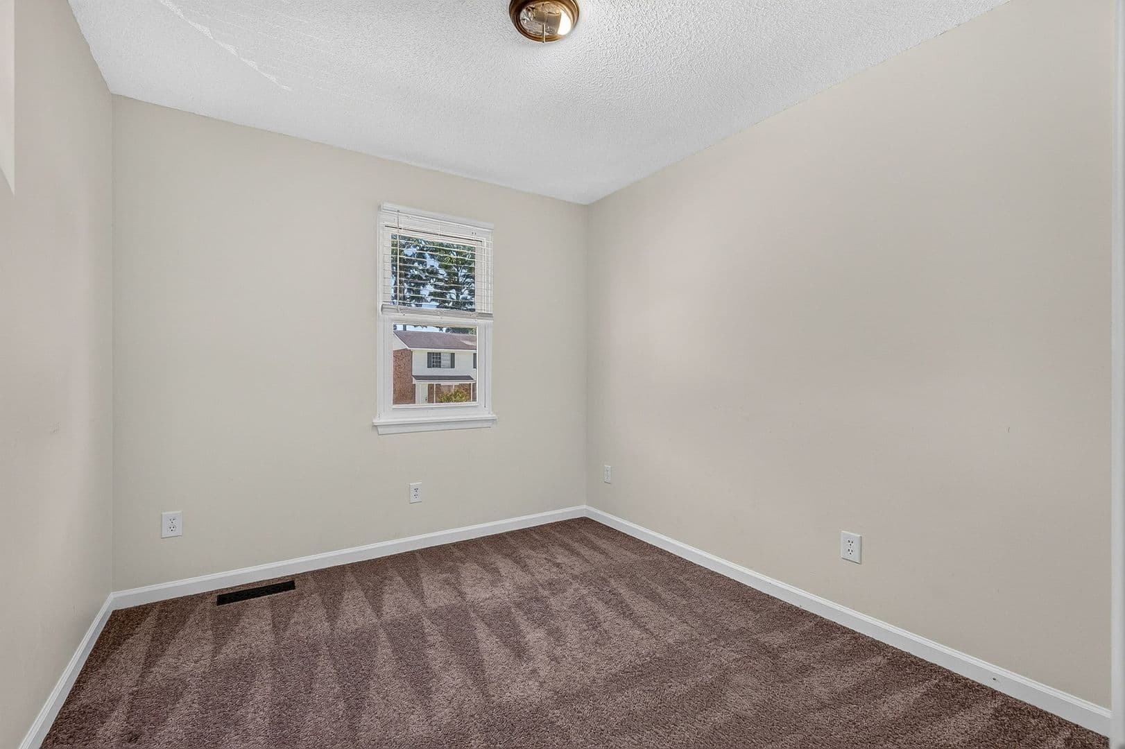 North Charleston House: 7591 Hunter's Ridge Lane
