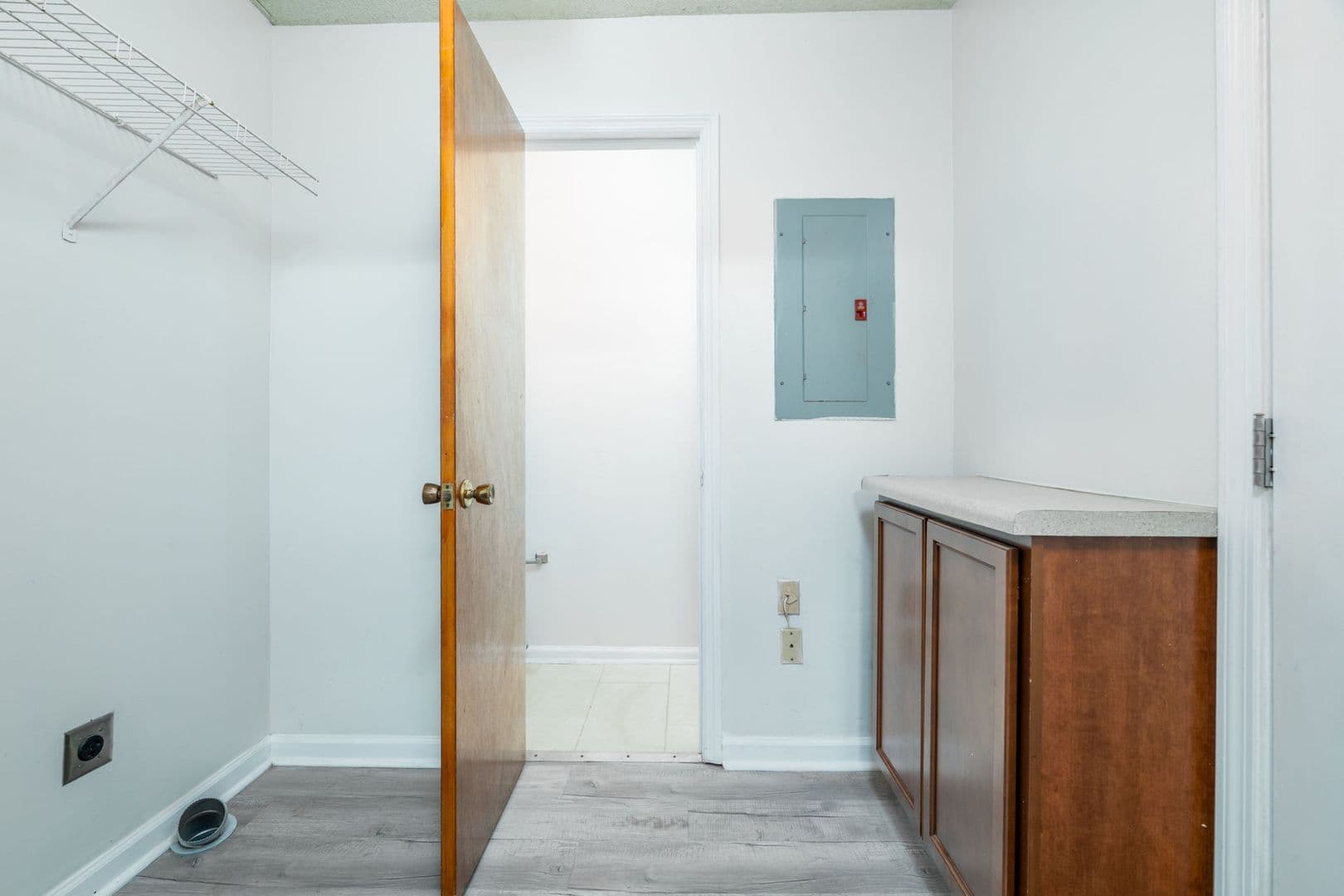 Summerville Apartment: 118 Roberta Drive