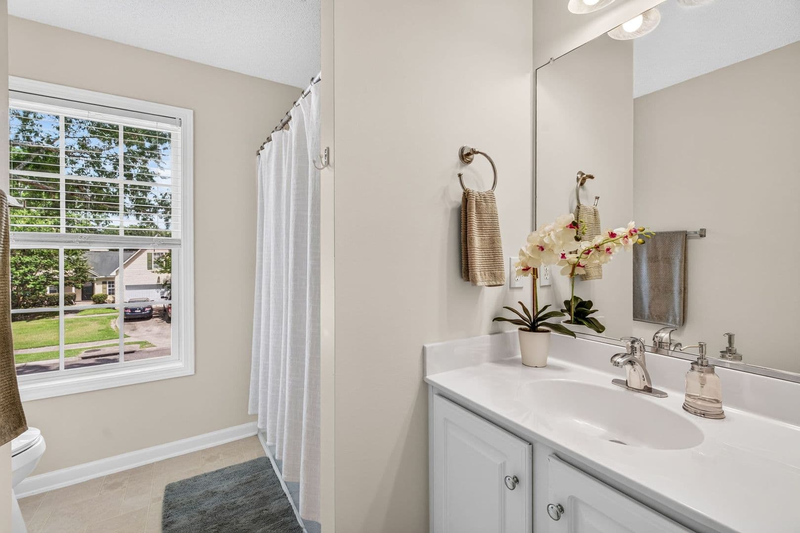 Goose Creek House: 139 Pointer Dr