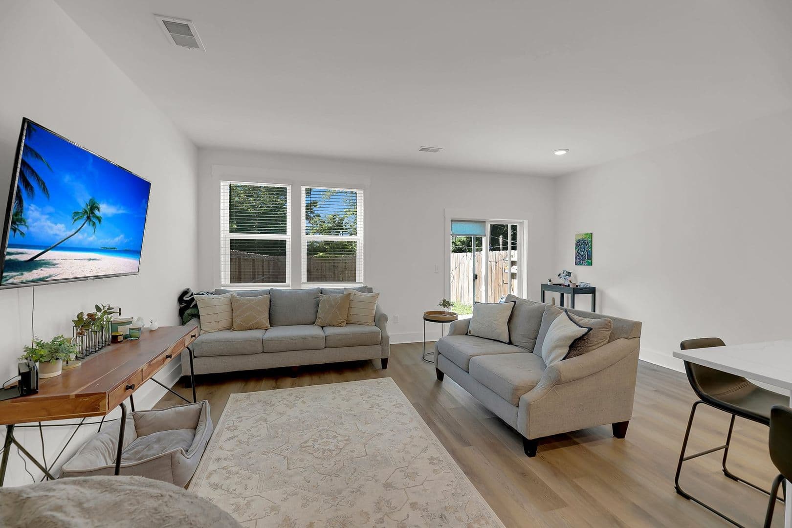 Charleston House: 1549 Evergreen Street