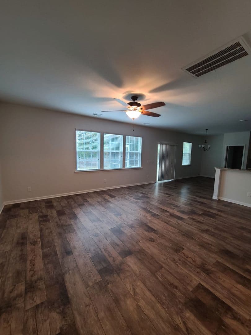 North Charleston House: 9830 Black Tupelo Lane
