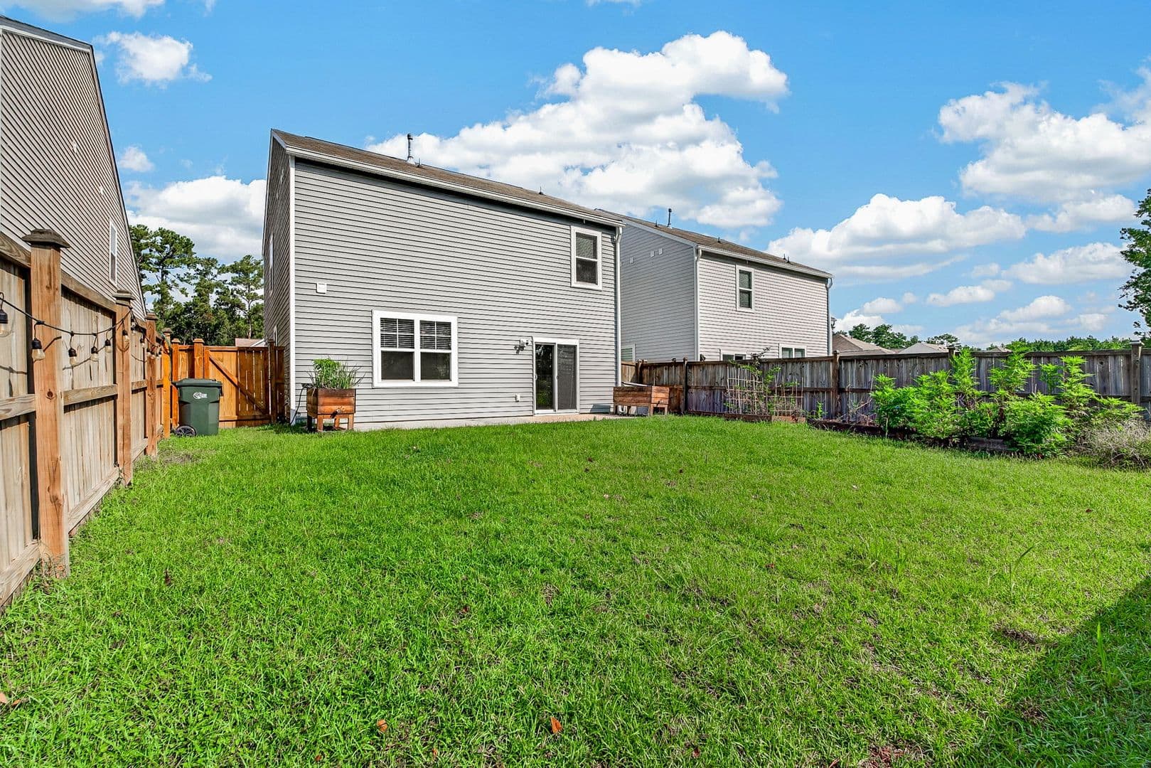 Summerville House: 123 Sweet Cherry Lane