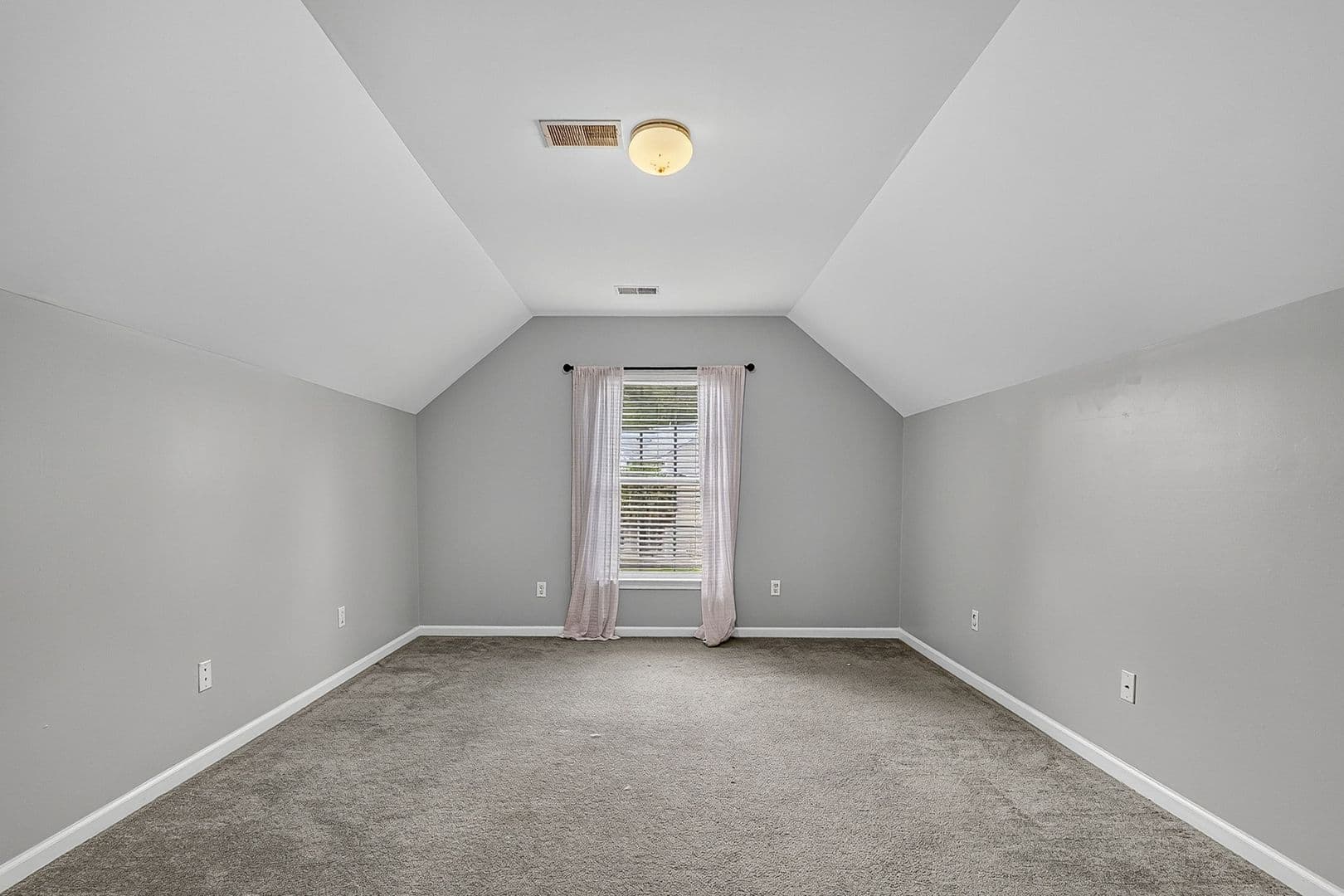 Hanahan House: 7549 Hawks Circle