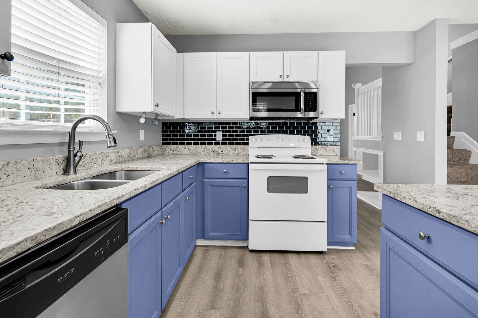 Charleston House: 478 Doane Way - 1