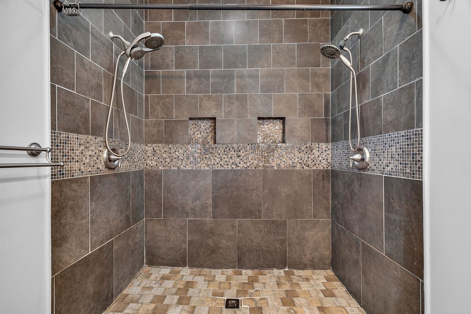 Hanahan House: 7549 Hawks Circle