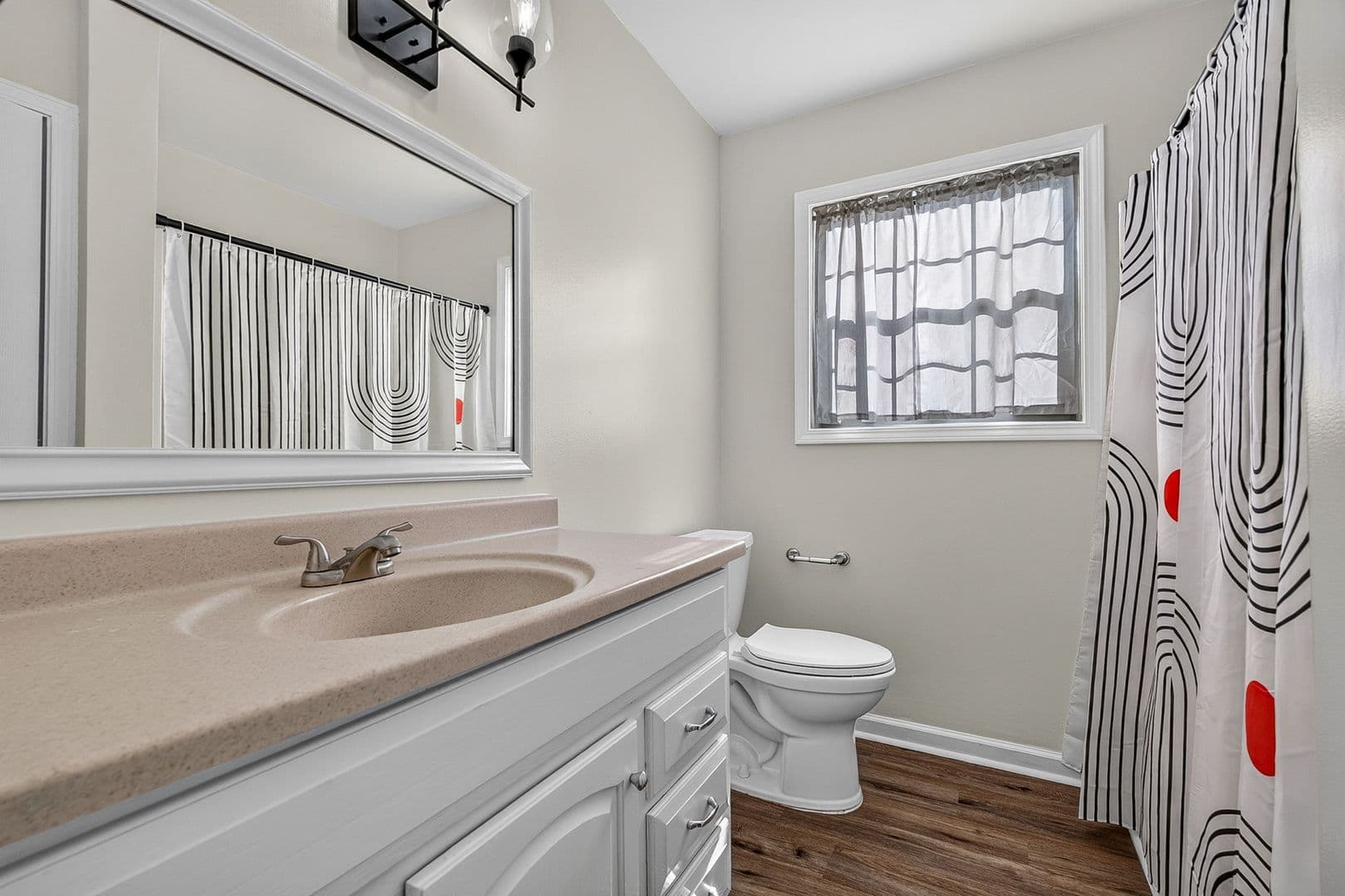 Summerville House: 117 Hopper Dr