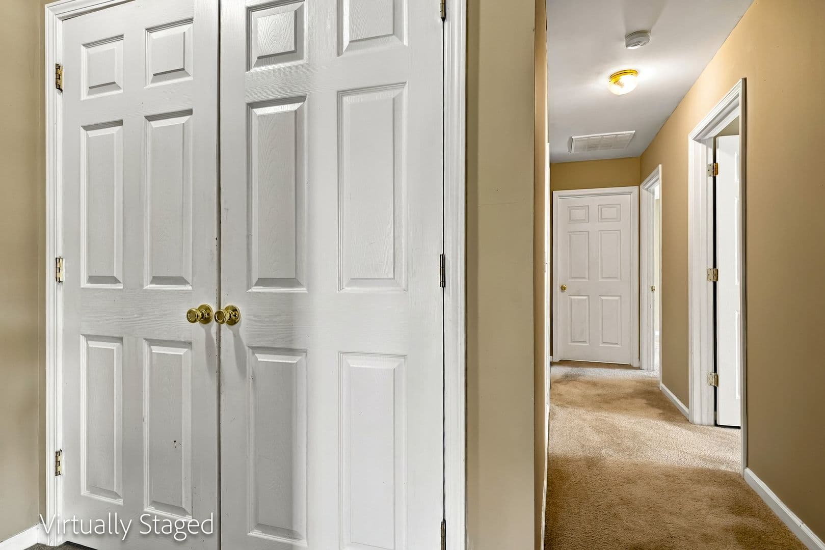 Charlotte House: 822 Oakshire Cir