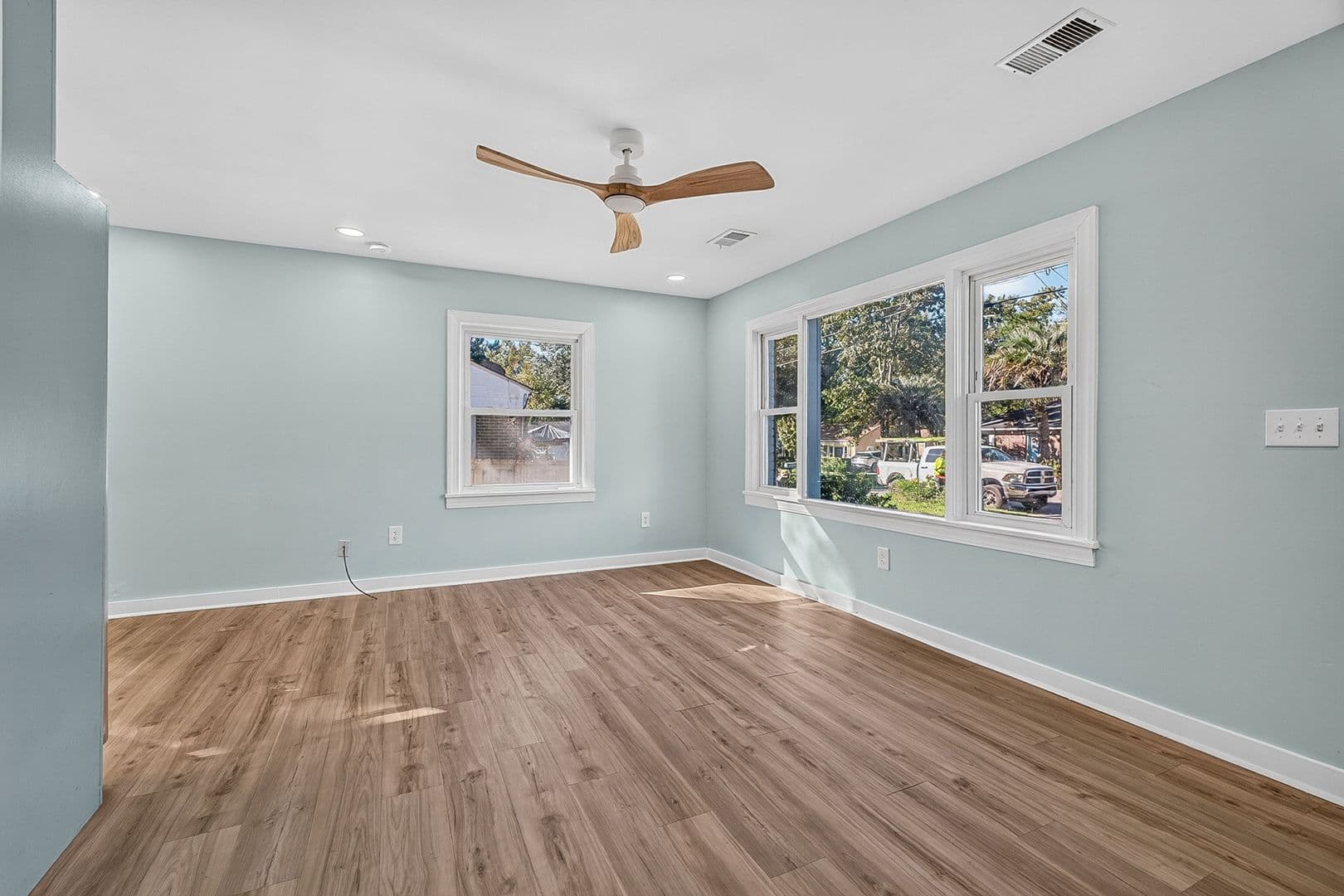 North Charleston House: 5454 Torgerson Ave
