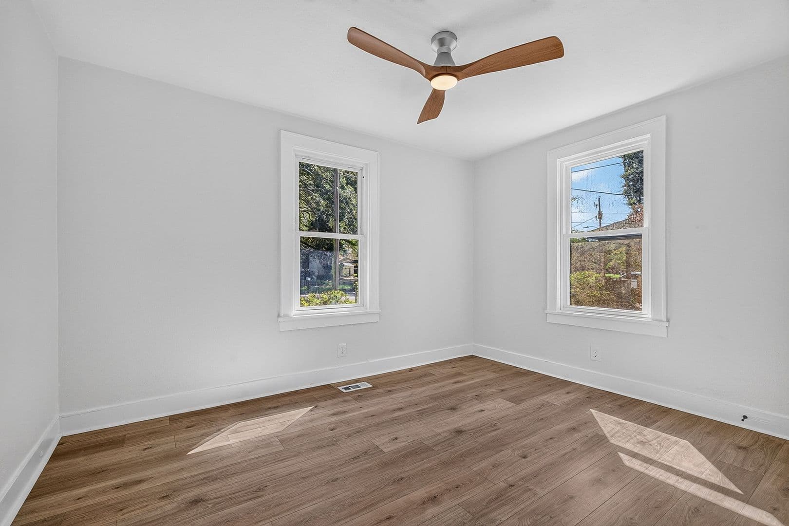 North Charleston House: 2660 Olympia Ave