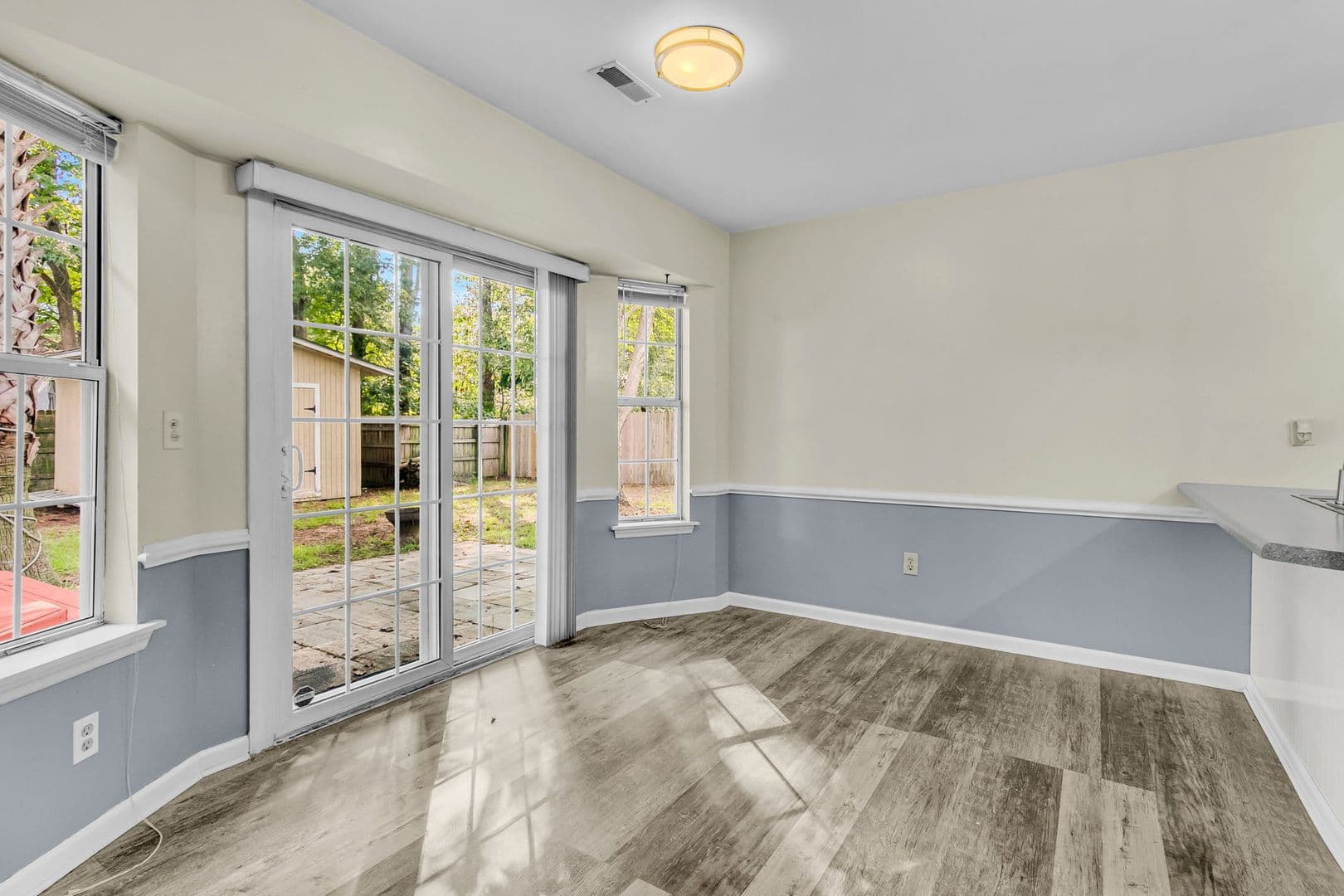 Summerville House: 182 Paddock Way