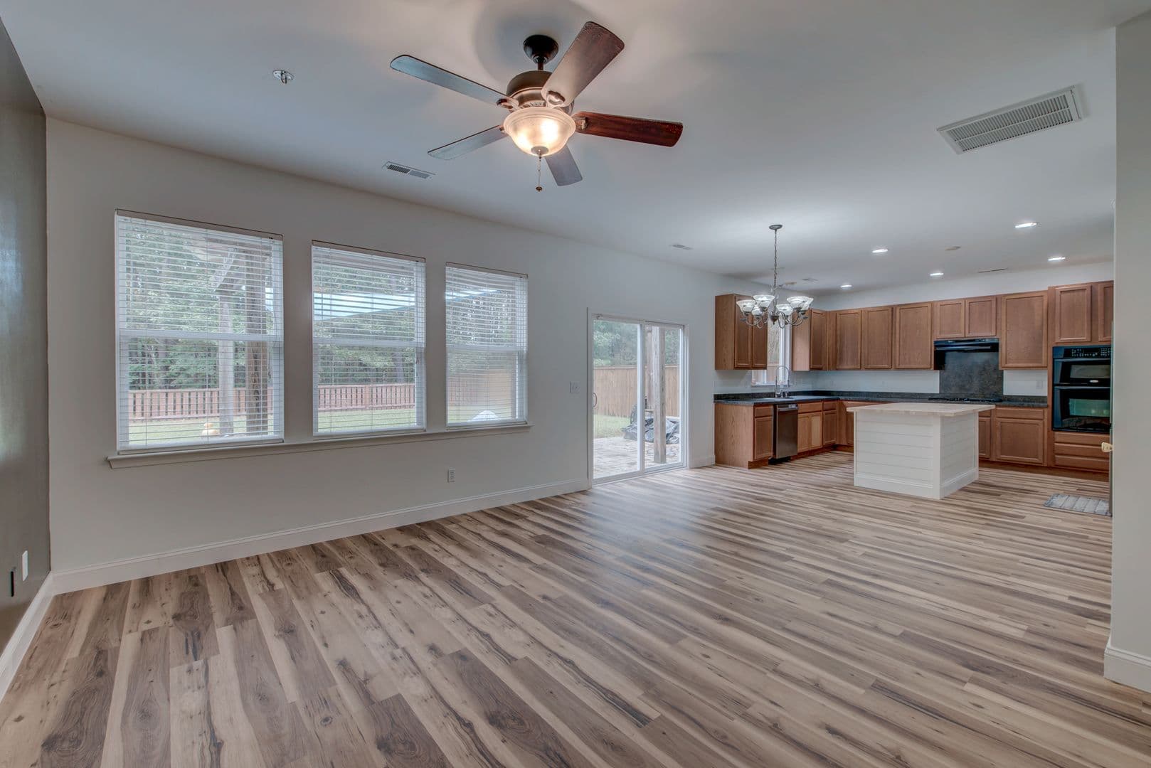 Moncks Corner House: 208 Woodbrook Way